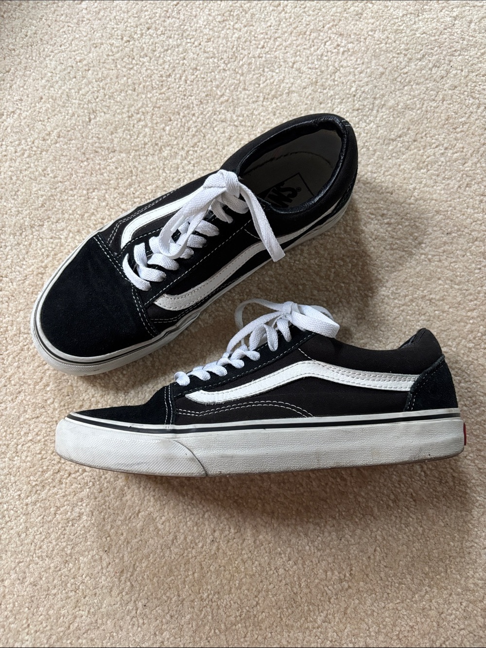 Vans Old Skool Low-Top Sneakers black and white